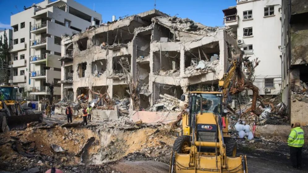 তেল আবিবে ইরানের ক্ষেপণাস্ত্র হামলায় ব্যাপক ক্ষয়ক্ষতি, ৪০টির বেশি ভবন ধ্বংস